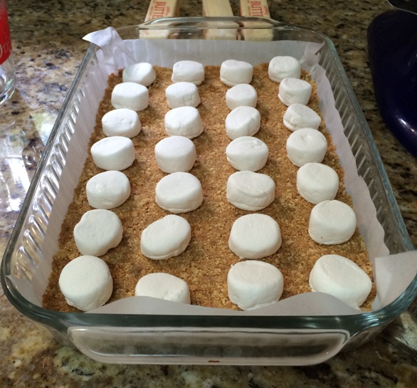 graham cracker and marshmallow layer